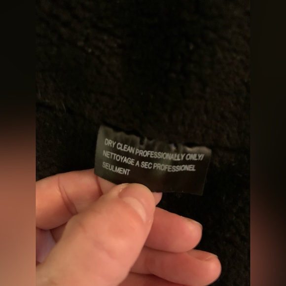 Outdoor Edition by Parkhurst….black quilted style coat….faux fur lining - Picture 12 of 13